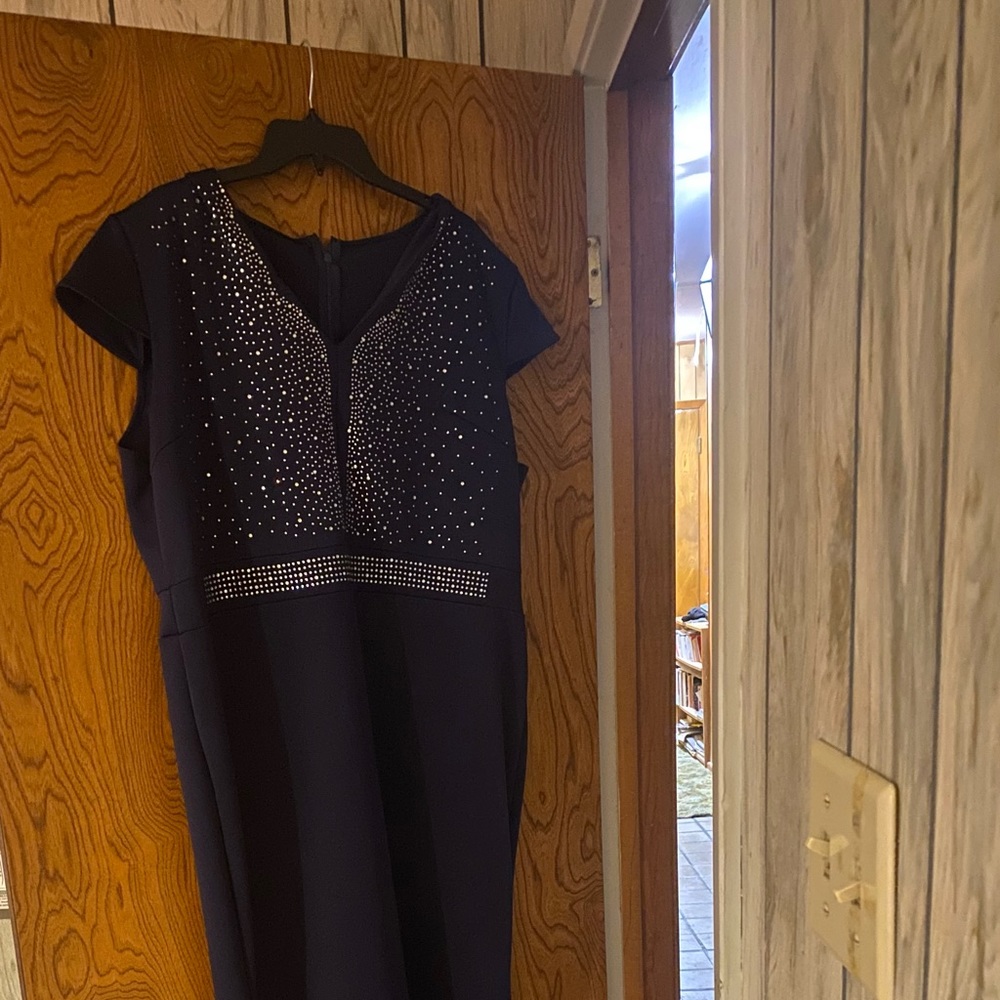 Gorgeous semi-formal dress.